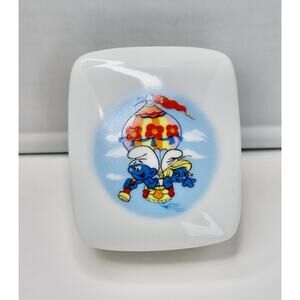 Wallace Berrie & Company 1982 Smurf Trinket Box Covered Dish